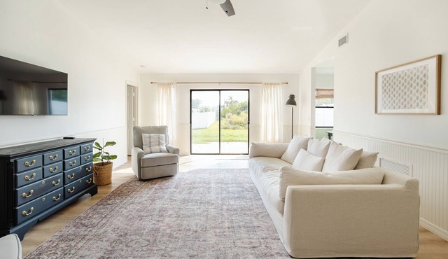 Beach town modern cottage 3Bed/2Bath house