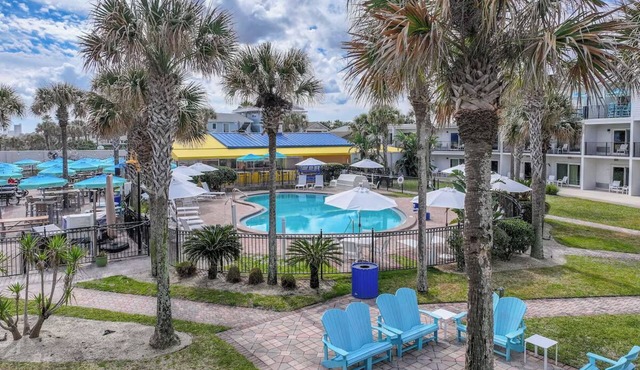 Beach Vacation Awaits! Seaside Room with Oceanfront Views, Near Neptune Beach