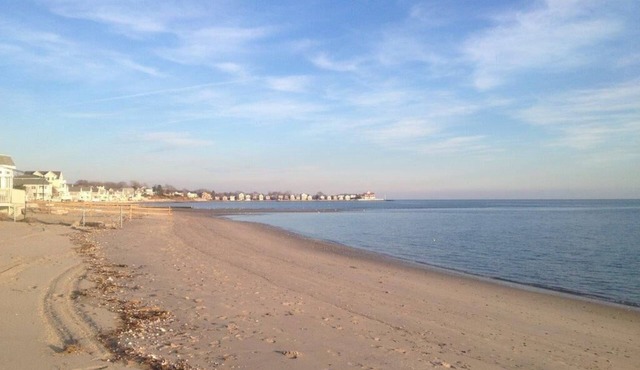 Beach Vacation Get-Away – Near All Conveniences. You Decide Which You Want.