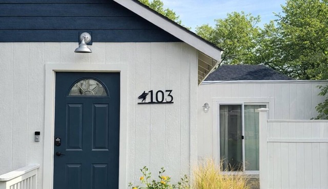 Beach Vibes Bungalow at Flathead Lake