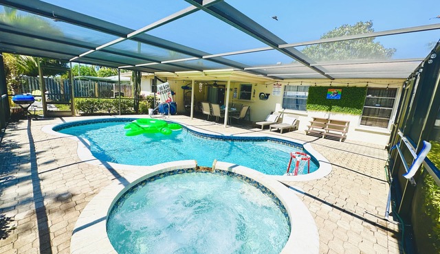 BEACH VIBES & FAMILY FUN: 10M to AMI#HEATED POOL & HOTTUB@FIRE PIT@GAME ROOM