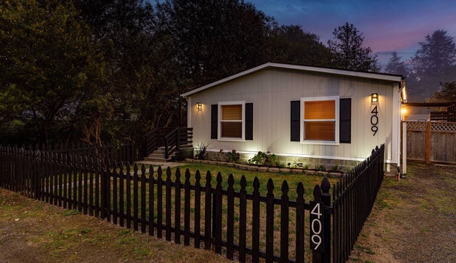 Beach Vibes-Pet Friendly, Fire Pit, Arcade & More!