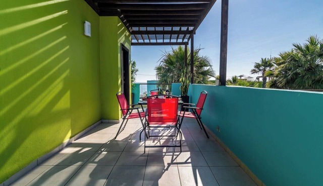 Beach Vibes*Pool*Sleeps 4*Wi-Fi