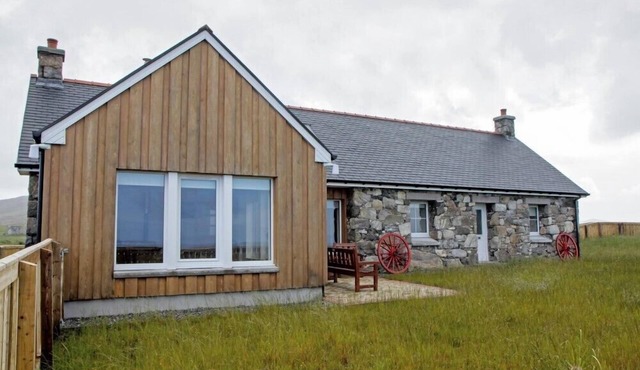 BEACH VIEW COTTAGE, pet friendly in Daliburgh, Isle Of South Uist