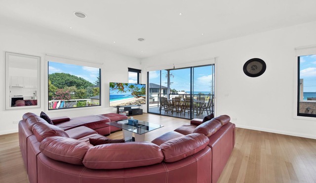 Beach View Escape - Close to the Beach & WiFi