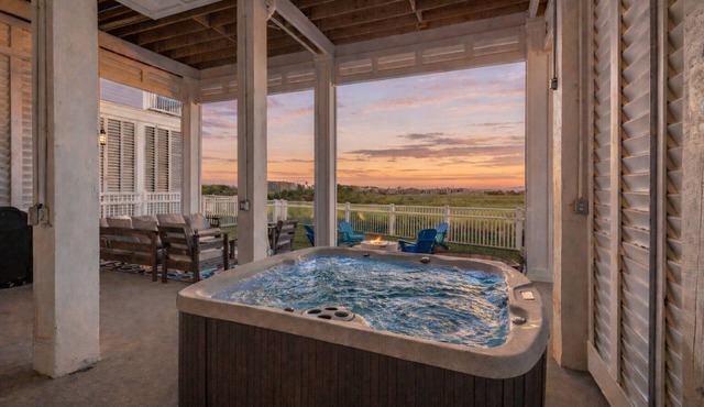 Beach View | Hot Tub | Putt Putt | Firepit | Tesla EV Charger