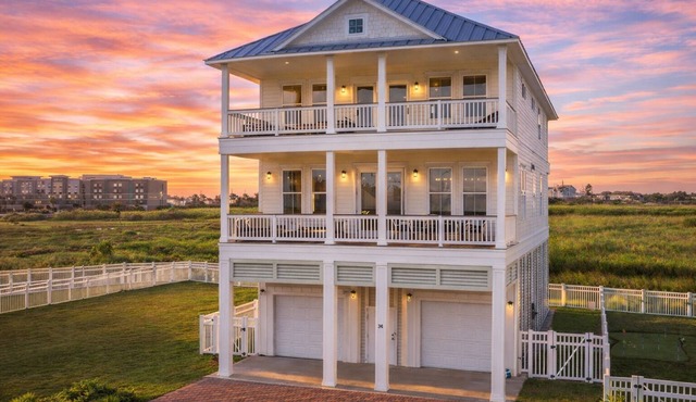 Beach View | Hot Tub | Putt Putt | Game Room | Fire Pit | Sleeps 20