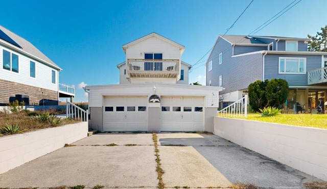 Beach View, Multiple Outdoor Spaces! Milford Haven