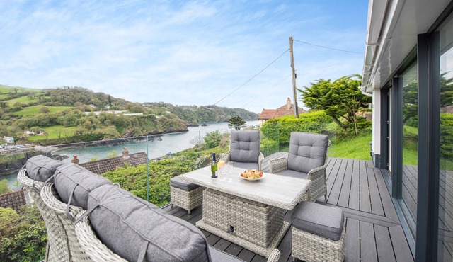 BEACH VIEW, pet friendly, country holiday cottage in Combe Martin