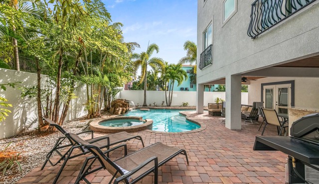 Beach View Retreat! 5BR Home with Pool, Spa, Rooftop Deck and Walk to Beach