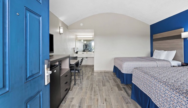 Beach View Steps from Marina, festival & Beach