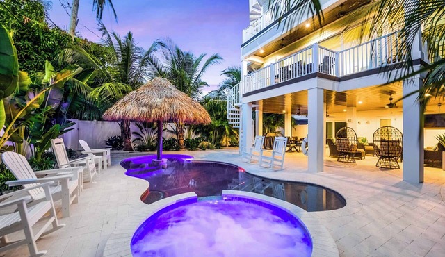 Beach Views - Family-Friendly, Steps to Lido Beach!