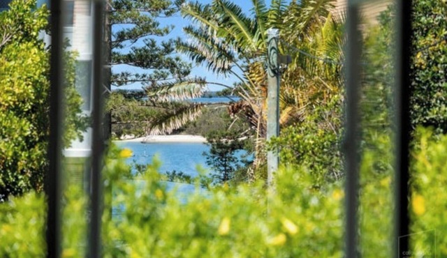 Beach Views from Front Door- Central Caloundra!