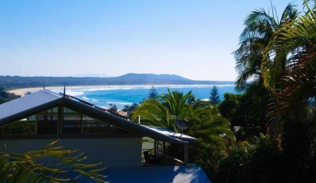 Beach Views. Private Gardens. Sleeps 8. Relaxing garden. Older house, good value