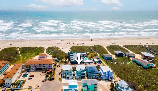 “Beach Views—Shell Yeah! Beach House is your stylish, fun-filled coastal escape with private bathrooms & neighborhood pool-Just steps from the sand!”