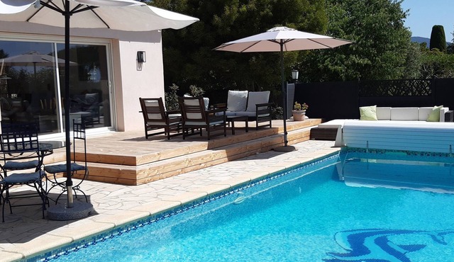 Beach villa between sea and hill, private pool, air conditioning, 4 bedrooms, quiet area