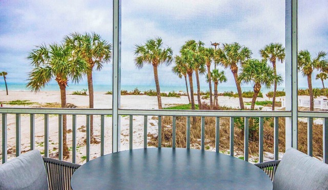 Beach Villa 2313, Upscale and Beautiful Beach Front Condo with Gorgeous Gulf