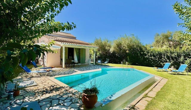 Beach Villa Fotini with private pool