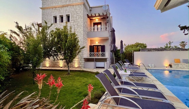 Beach Villa Heart House with private pool