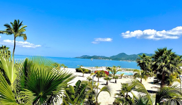 Beach villa, pool, exotic garden, private terrace, safety water tank