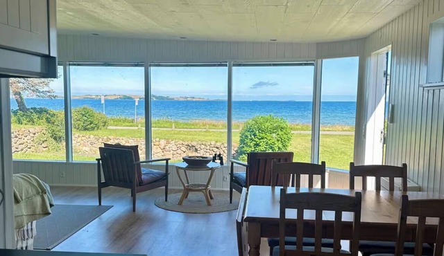 Beach villa with sea view at Sejerø Bay