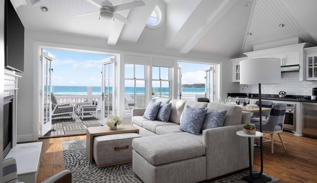 Beach Village at The Del, LXR Hotels & Resorts