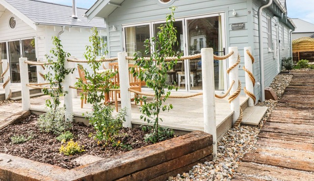 BEACH WALK, pet friendly, luxury holiday cottage, with pool in Filey