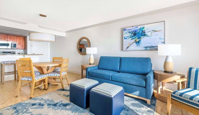 Beach Walk Suite w/Pools, Hot Tub & Sunrise Ocean Views for Family Fun