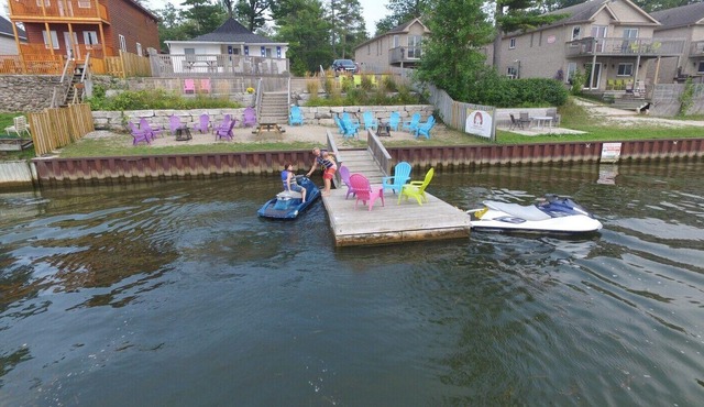 Beach1*com - Riverfront Cottage 3 - Wasaga Beach