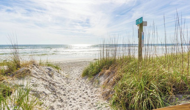 Beachcomber 403 by Distinctive Beach Rentals