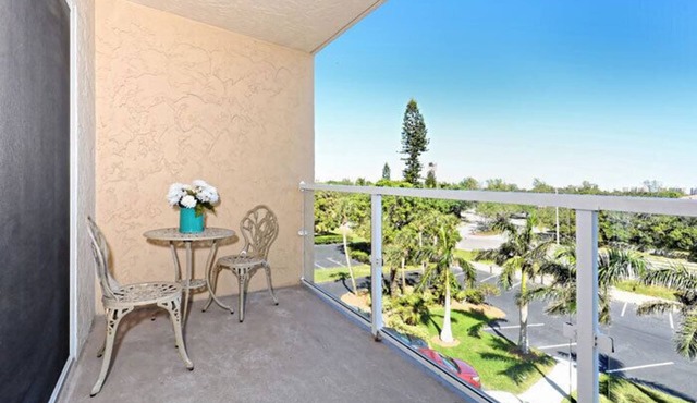 Beachcomber unit 403