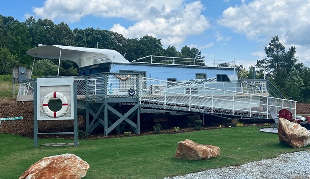 Beached Houseboat-Free Park Pass
