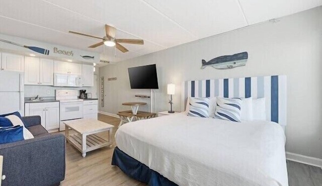 Beacher's Lodge Studio Suite with onsite front desk and staff