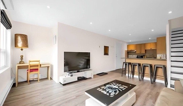 Beaches - 2BDR Townhouse