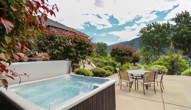 Beaches and Breezes on Wapato - 4 Bed 4 Bath Vacation home in Wapato Point