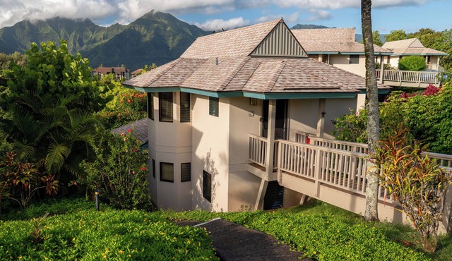 Beaches at your doorstep, Breathtaking Hawaiian Villa at Hanalei Bay