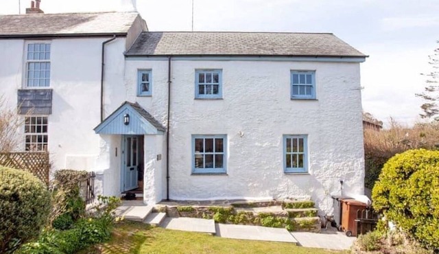 Beaches, Countryside & Golf! Fabulous Cottage Sleeps 7 Close to Bigbury on Sea.