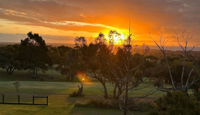 Beaches/Family Getaway/Amazing views/Golf/Wineries/Hot springs.n nnn