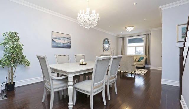 Beaches House with 3 Bdrm & 3 Bath Sleep 8/parking