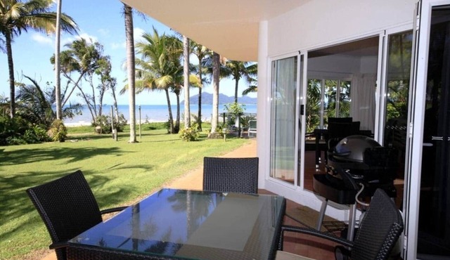 Beaches No 4 - Absolute Beachfront