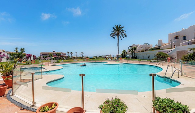 "Beachfront Apartment: Serenity by the Sea - Ideal for Families"