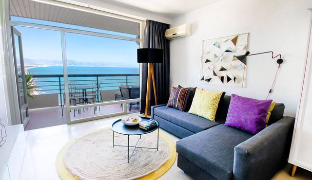 Beachfront 1 bedroom apartment with amazing views.