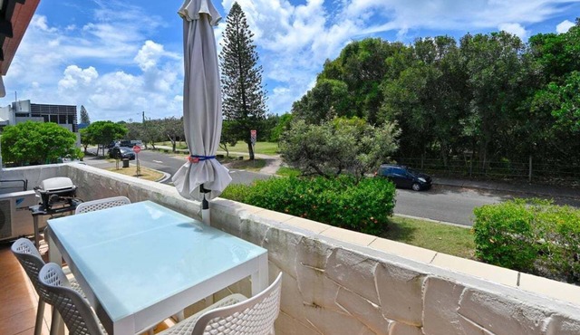 Beachfront 1BR + Loft. Bliss. Surf-Café-Escape