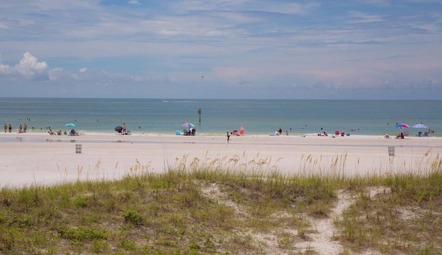 BEACHFRONT 2 BED 2 BATH CONDO - RIGHT ON THE BEACH