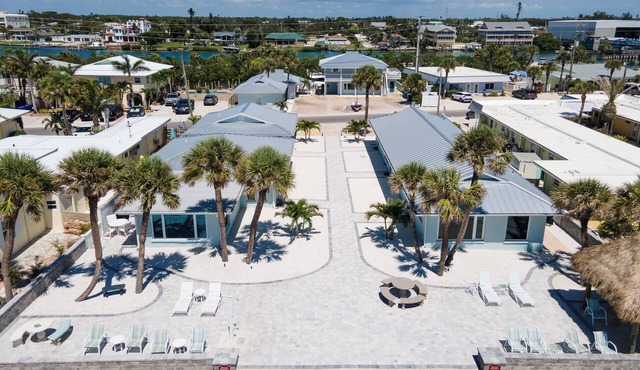 Beachfront 2 Bedroom Condo on Casey Key