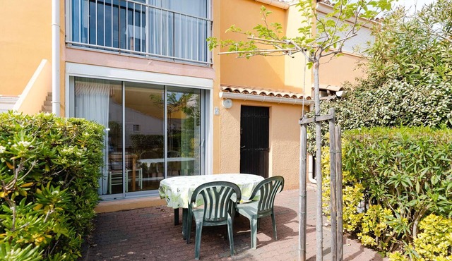 Beachfront 2-Room Apartment, Terrace, Parking, Sleeps 4 - Narbonne-Plage