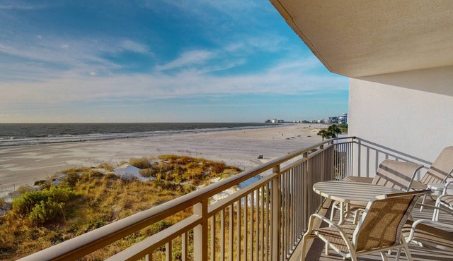 Beachfront 2BR at Vistas on the Gulf. Heated Pool and Hot Tub. Primary Bedroom with a Beach View.