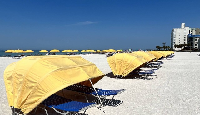 BEACHFRONT 2BR!nGreat View! BEACH is steps away!nGOING FAST DON'T MISS OUT
