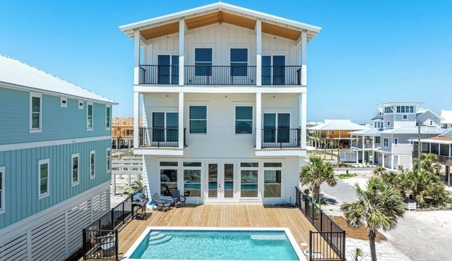 Beachfront, 2nd level pool, 6Bd,7Ba, Sleep 20, Patio, fire pit.