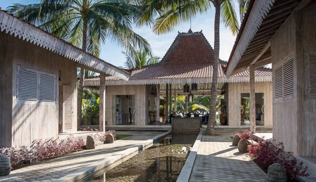 Beachfront 3 Bedroom Villa, Private Pool